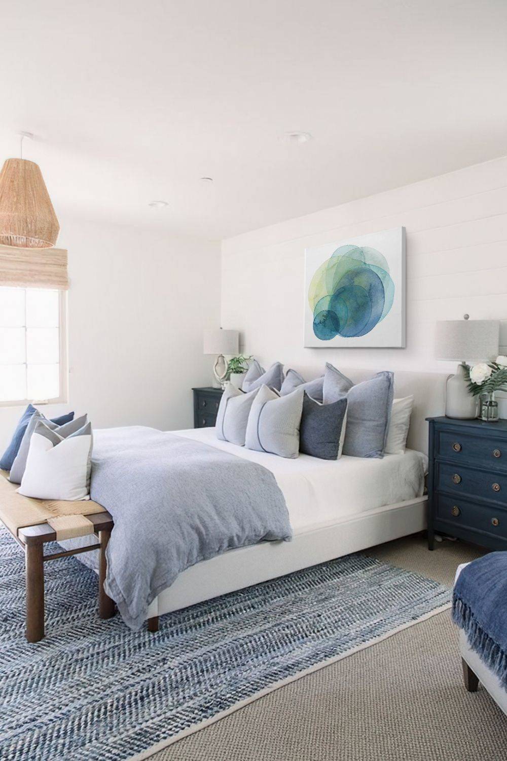 Dormitorio en tonos azules.